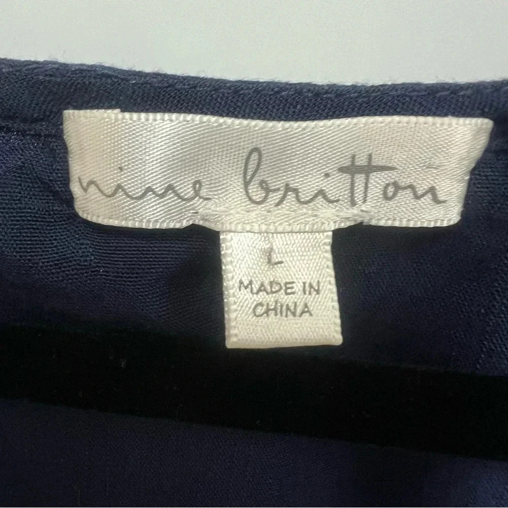 Nine Britton front tie blouse semi sheer with raised polka dots size large - Picture 5 of 6